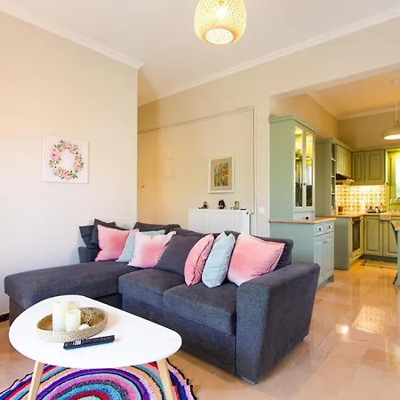 Thalia Apartment *